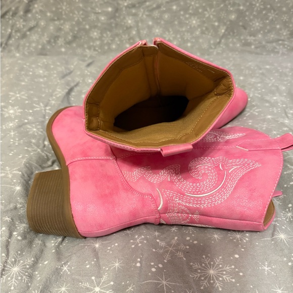 Global Win Pink Heeled Boots - Picture 6 of 7